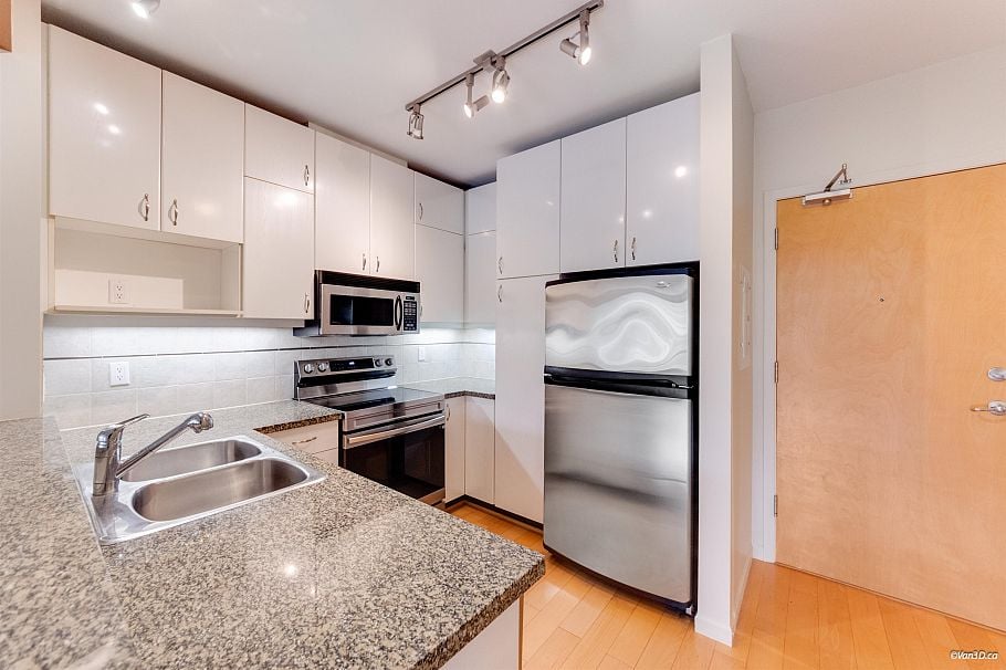 319 580 Raven Woods Drive North Vancouver, BC - 4