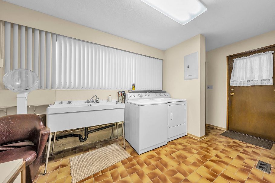 4195 Nanaimo Street Vancouver, BC - 27
