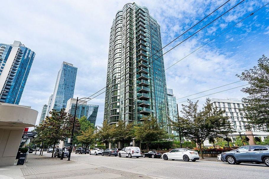 206 588 Broughton Street Vancouver, BC - 20