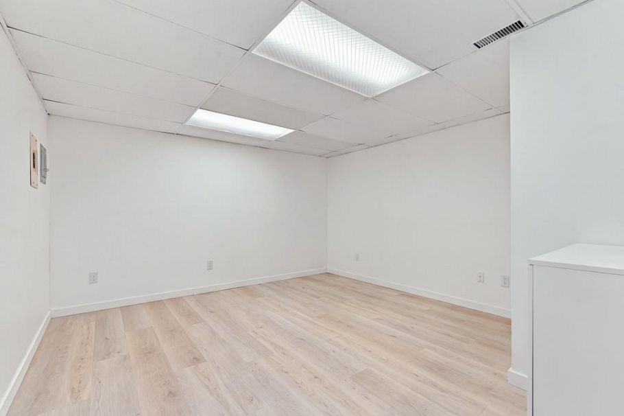 2045 Kirkstone Road North Vancouver, BC - 25
