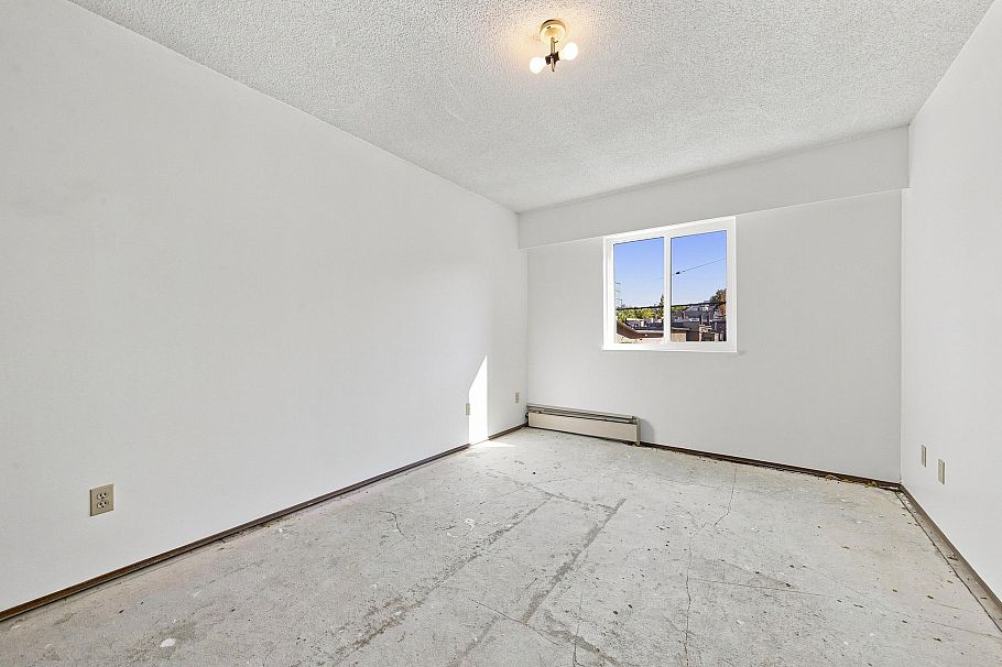 205 1825 W 8th Avenue Vancouver, BC - 22