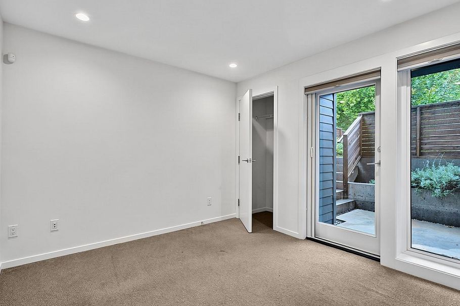 4136 Beatrice Street Vancouver, BC - 22