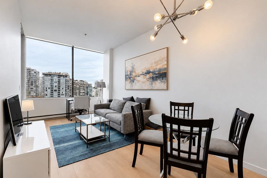 807 1010 Howe Street Vancouver, BC - 1