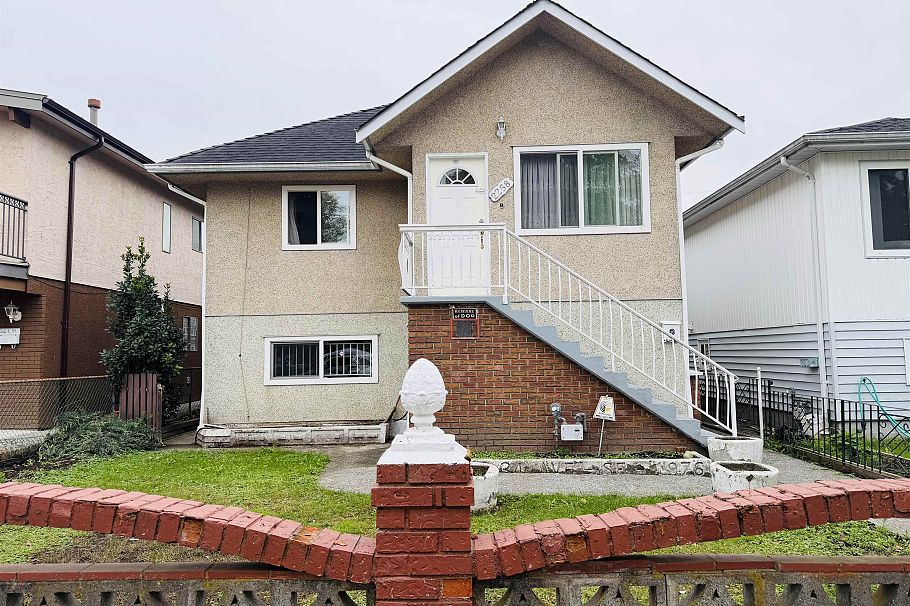 2258 34th Ave E Avenue Vancouver, BC - 1