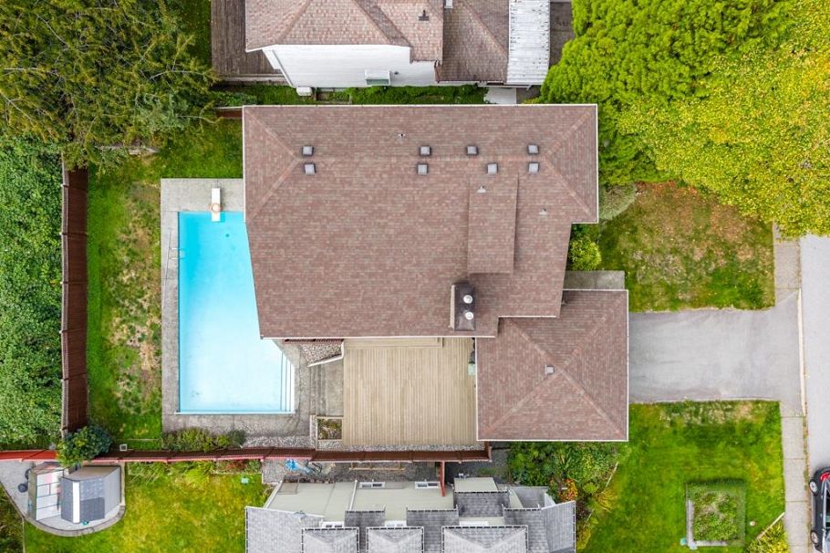 2045 Kirkstone Road North Vancouver, BC - 32