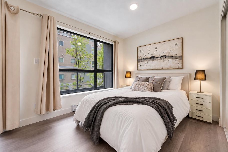 205 3438 Vanness Avenue Vancouver, BC - 4