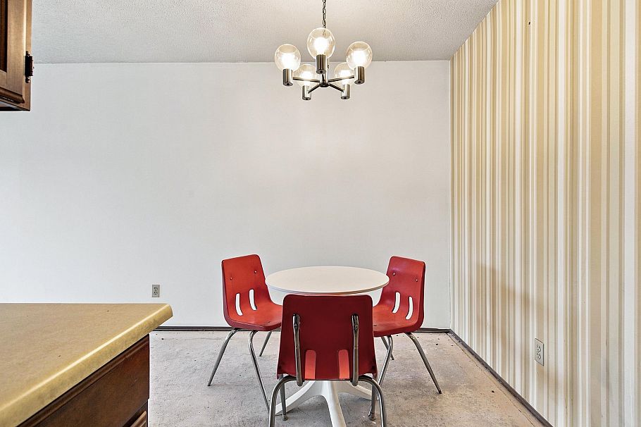 205 1825 W 8th Avenue Vancouver, BC - 4