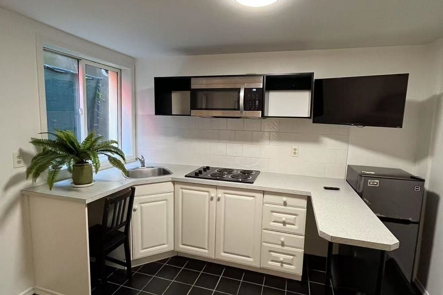 5 1517 COMOX STREET, Vancouver BC V6G 1P3 Vancouver, BC - 5