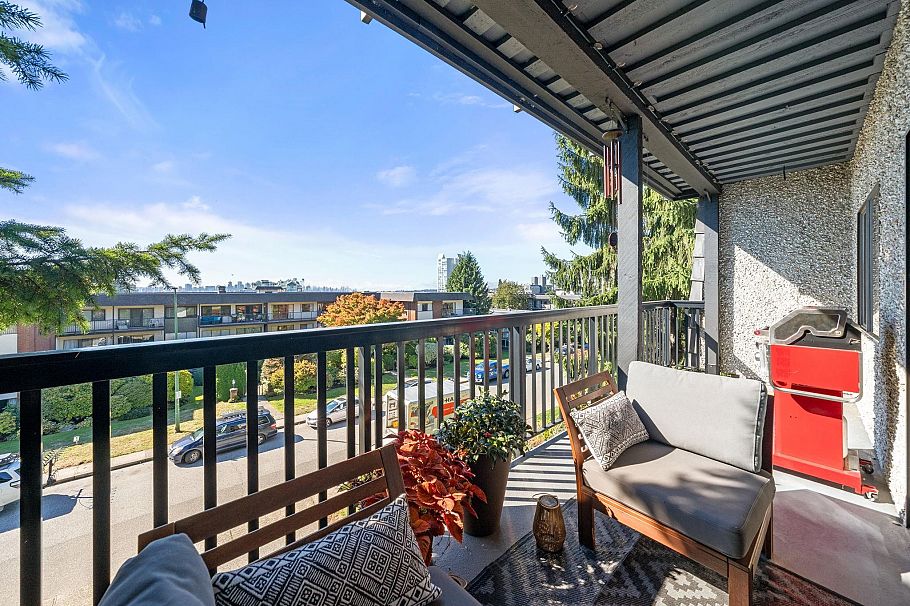 204 150 E 5th Street North Vancouver, BC - 17