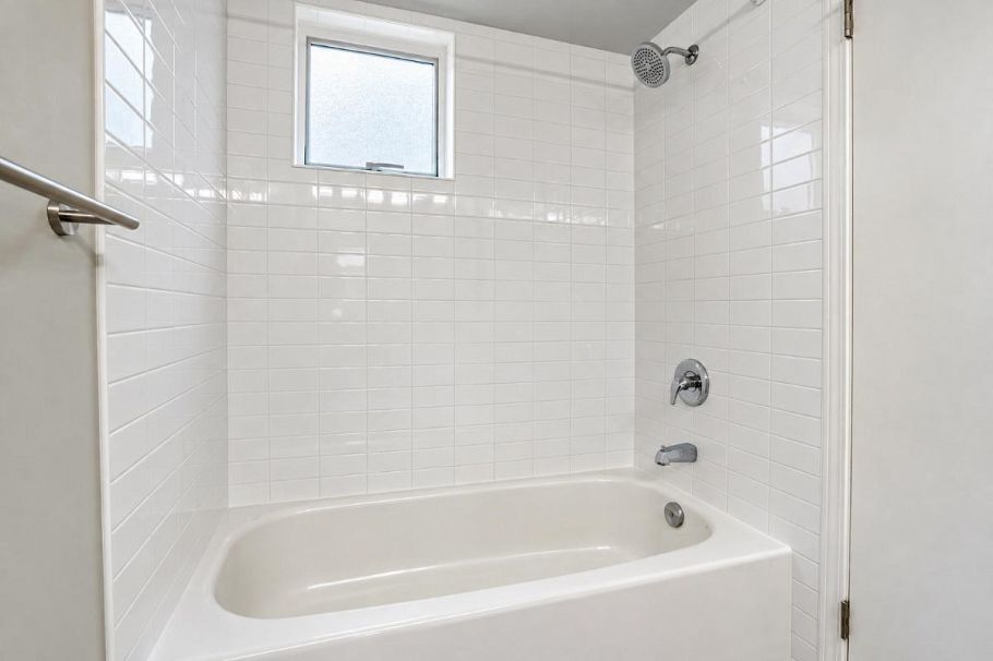 300 2533 Penticton Street Vancouver, BC - 21