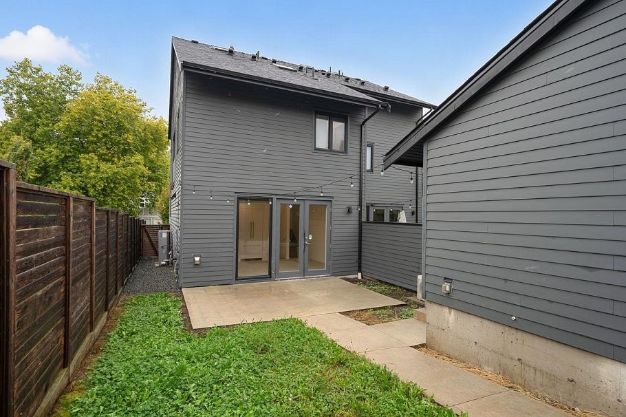 4136 Beatrice Street Vancouver, BC - 25