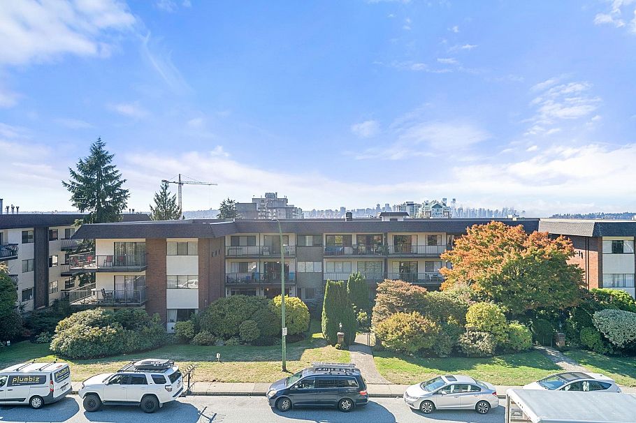 204 150 E 5th Street North Vancouver, BC - 19