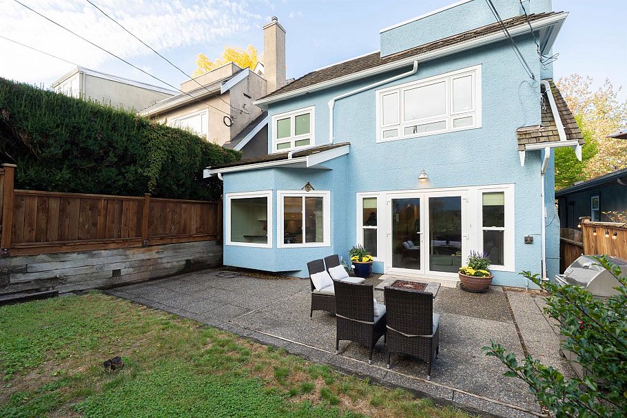 3328 W 30th Avenue Vancouver, BC - 30
