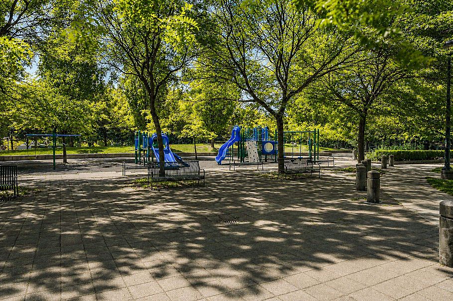 2509 5380 Oben Street Vancouver, BC - 2