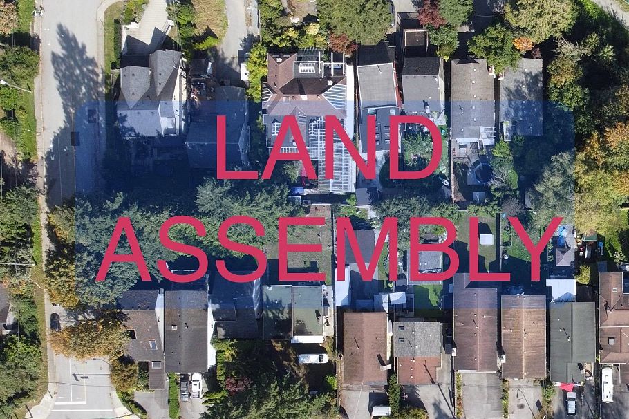 1332 E Keith Road North Vancouver, BC - 1