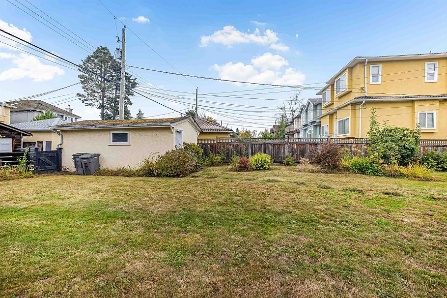 3039 W 20th Avenue Vancouver, BC - 36