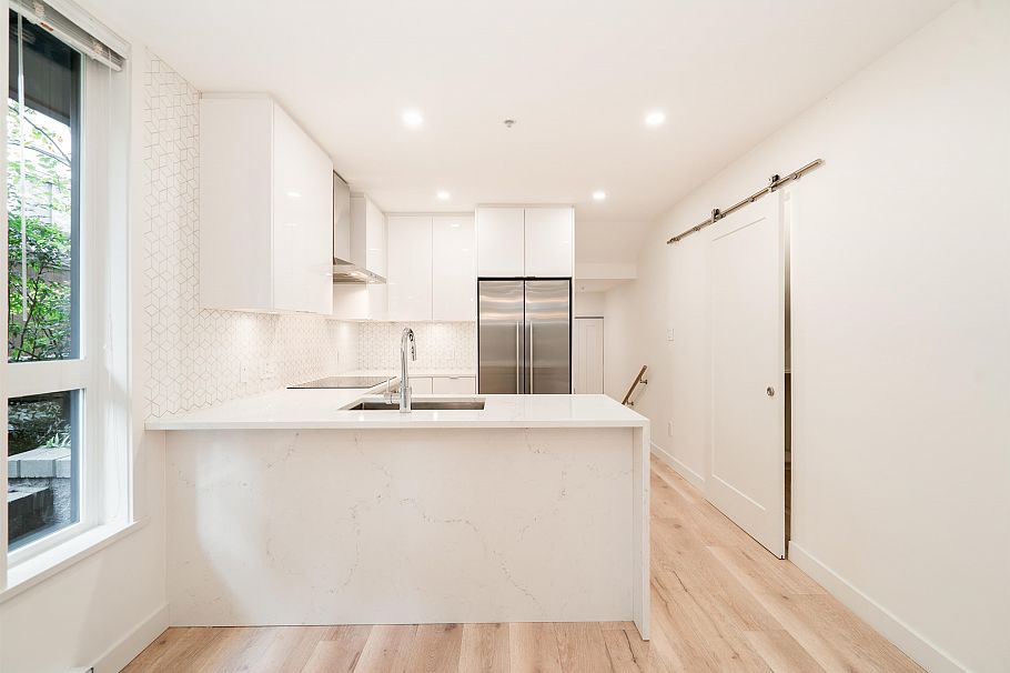 101 562 E 7th Avenue Vancouver, BC - 6
