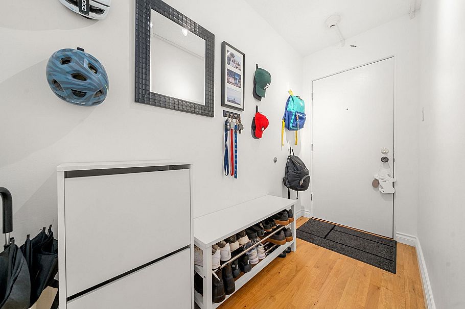 204 150 E 5th Street North Vancouver, BC - 37
