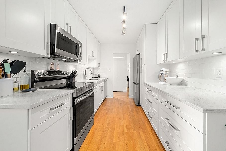 204 150 E 5th Street North Vancouver, BC - 4