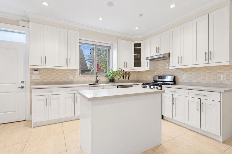 3895 Dumfries Street Vancouver, BC - 9