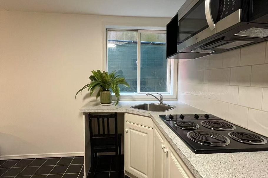 5 1517 COMOX STREET, Vancouver BC V6G 1P3 Vancouver, BC - 4