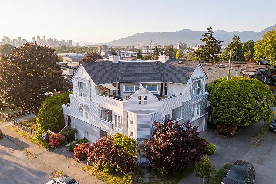 1345 Woodland Drive Vancouver, BC - 1