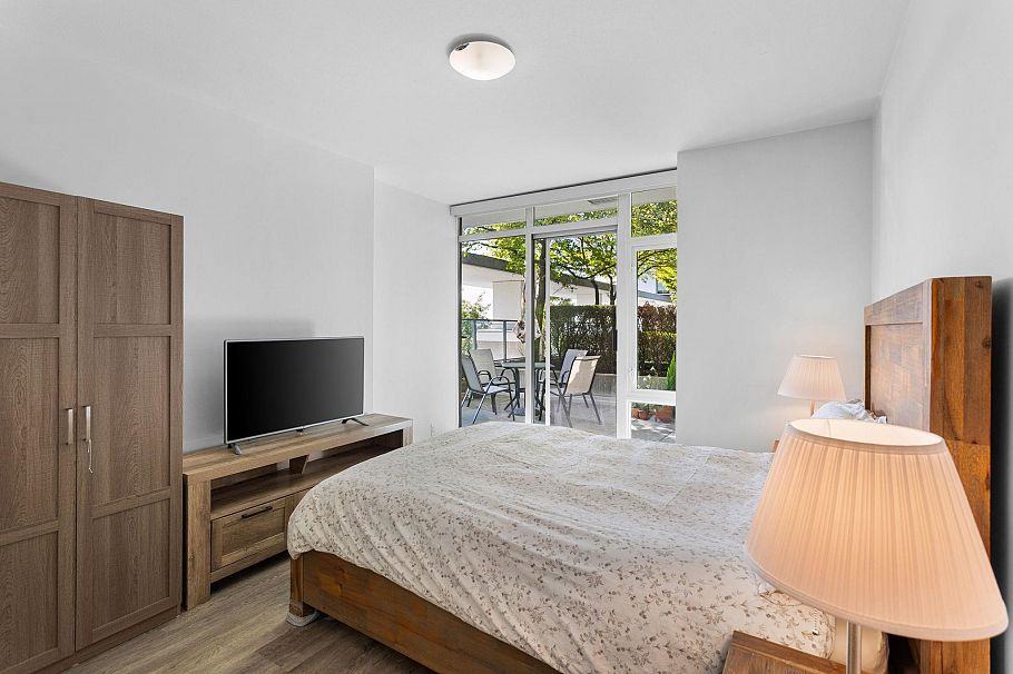 306 158 W 13th Street North Vancouver, BC - 17