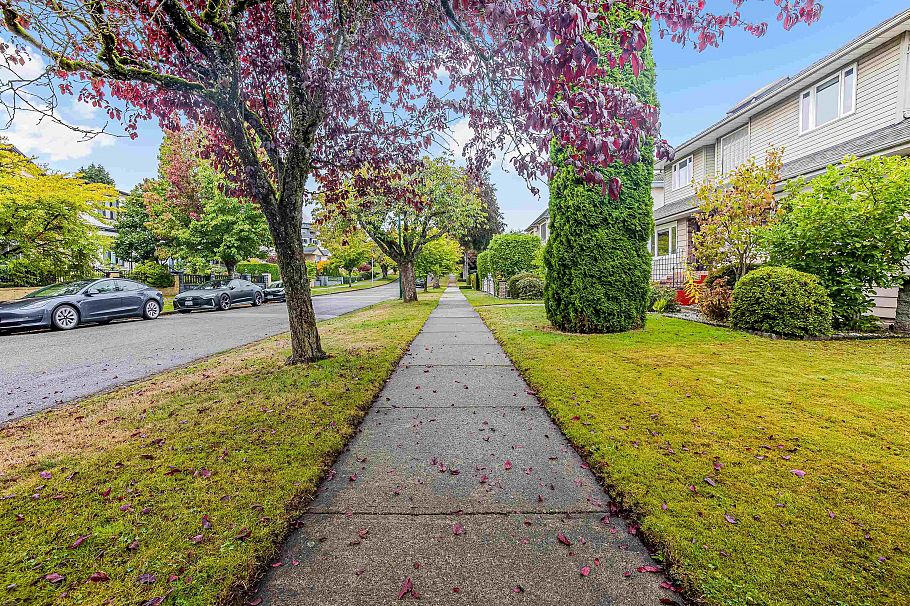 3039 W 20th Avenue Vancouver, BC - 39