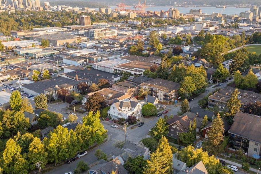 1345 Woodland Drive Vancouver, BC - 30