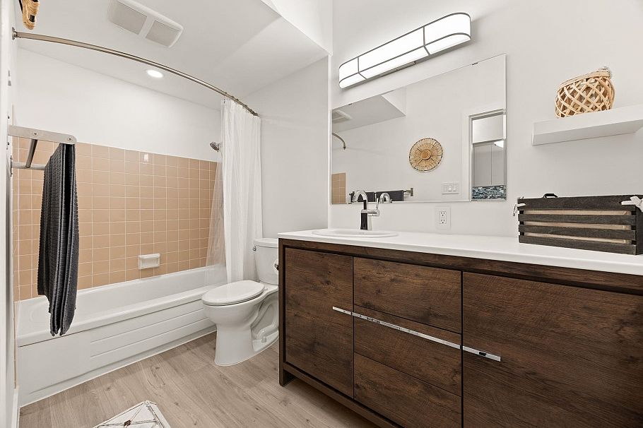 207 1655 Nelson Street Vancouver, BC - 16
