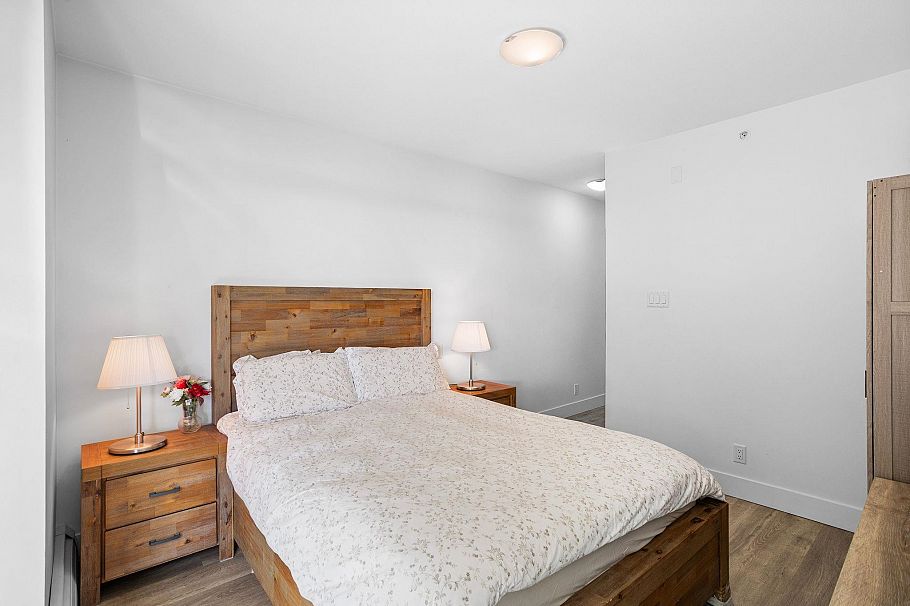 306 158 W 13th Street North Vancouver, BC - 16