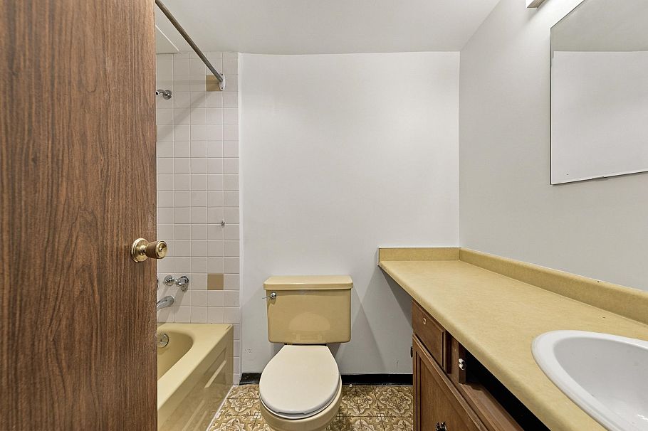 205 1825 W 8th Avenue Vancouver, BC - 18