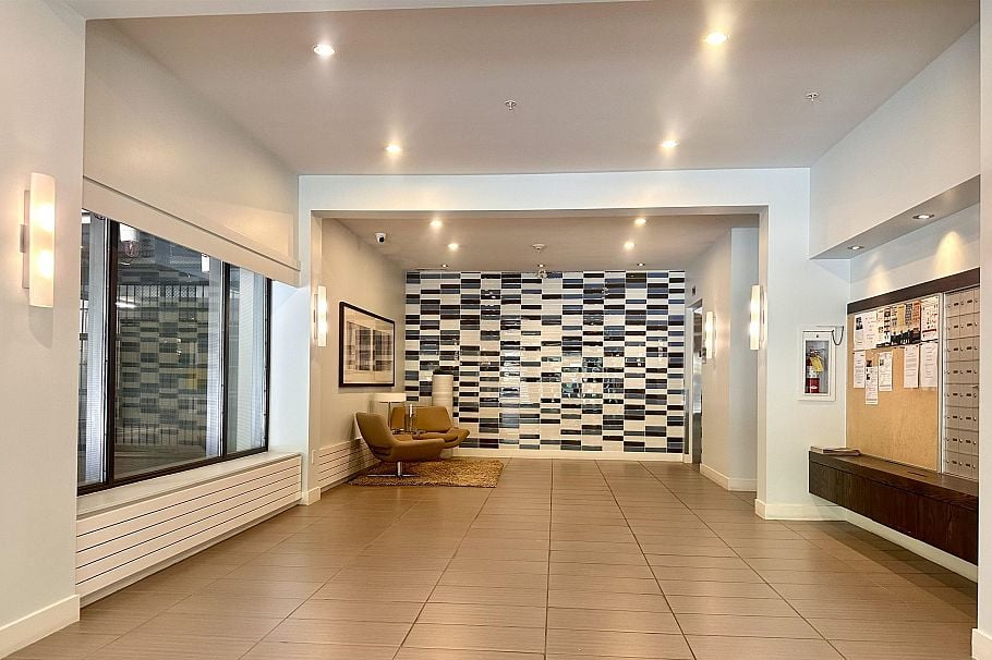 503 160 W 3rd Street North Vancouver, BC - 3