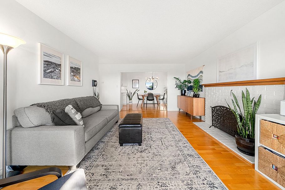 204 150 E 5th Street North Vancouver, BC - 15