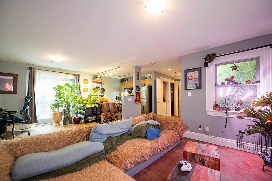 1119 Pendrell Street Vancouver, BC - 7