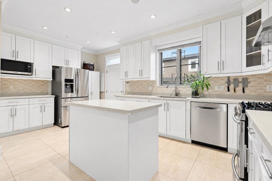 3895 Dumfries Street Vancouver, BC - 10