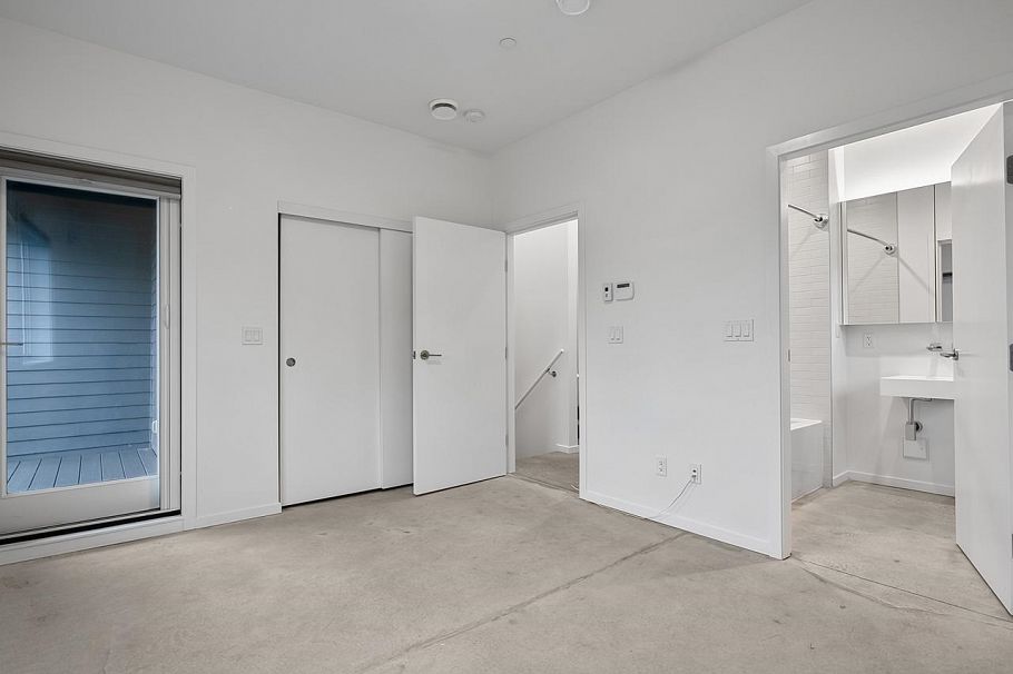 4136 Beatrice Street Vancouver, BC - 12