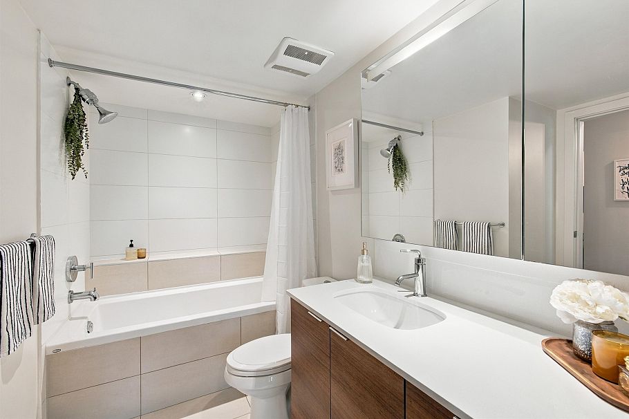 504 1677 Lloyd Avenue North Vancouver, BC - 22