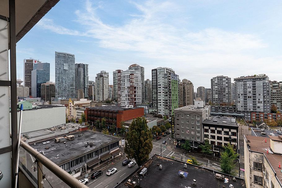 807 1010 Howe Street Vancouver, BC - 9