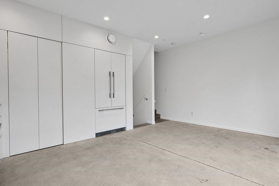 4136 Beatrice Street Vancouver, BC - 8