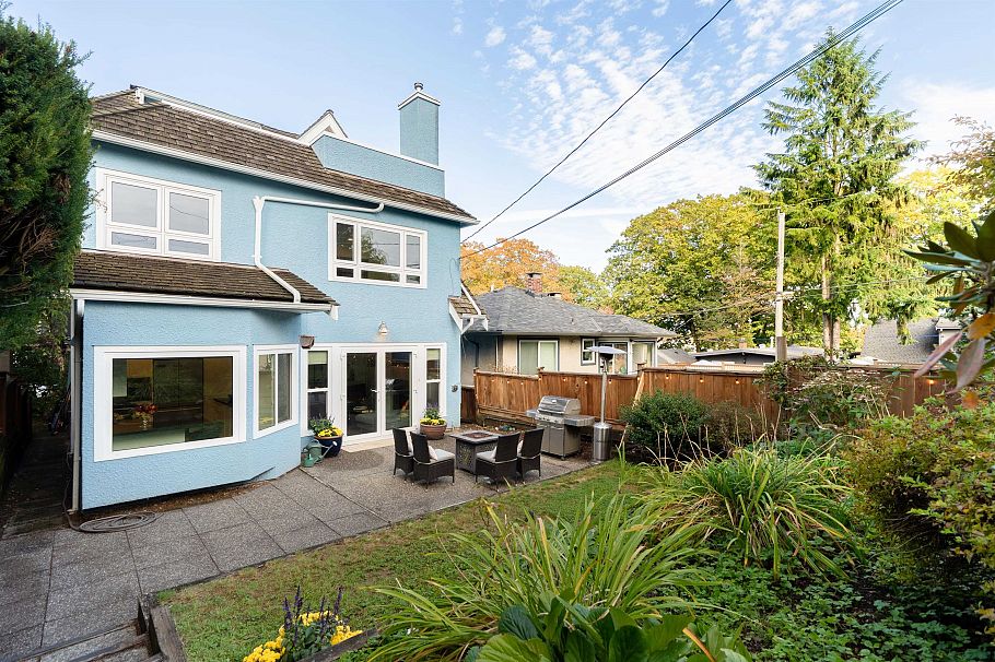 3328 W 30th Avenue Vancouver, BC - 31