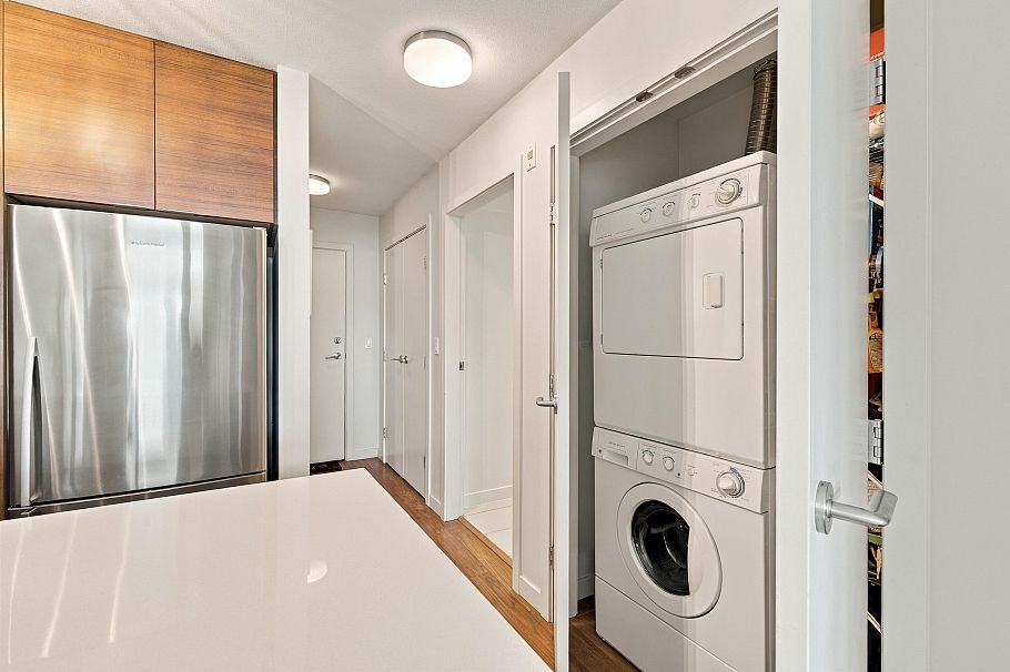 504 1677 Lloyd Avenue North Vancouver, BC - 24