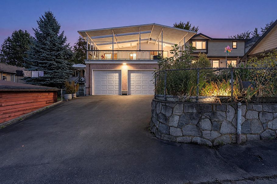 4195 Nanaimo Street Vancouver, BC - 2