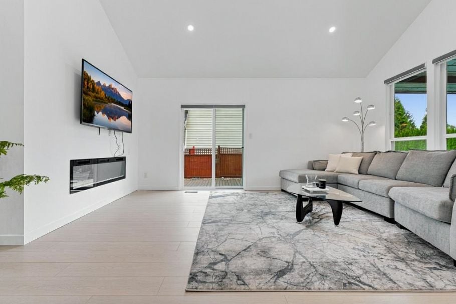 2045 Kirkstone Road North Vancouver, BC - 3