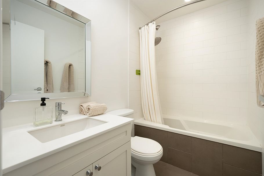 3328 W 30th Avenue Vancouver, BC - 20