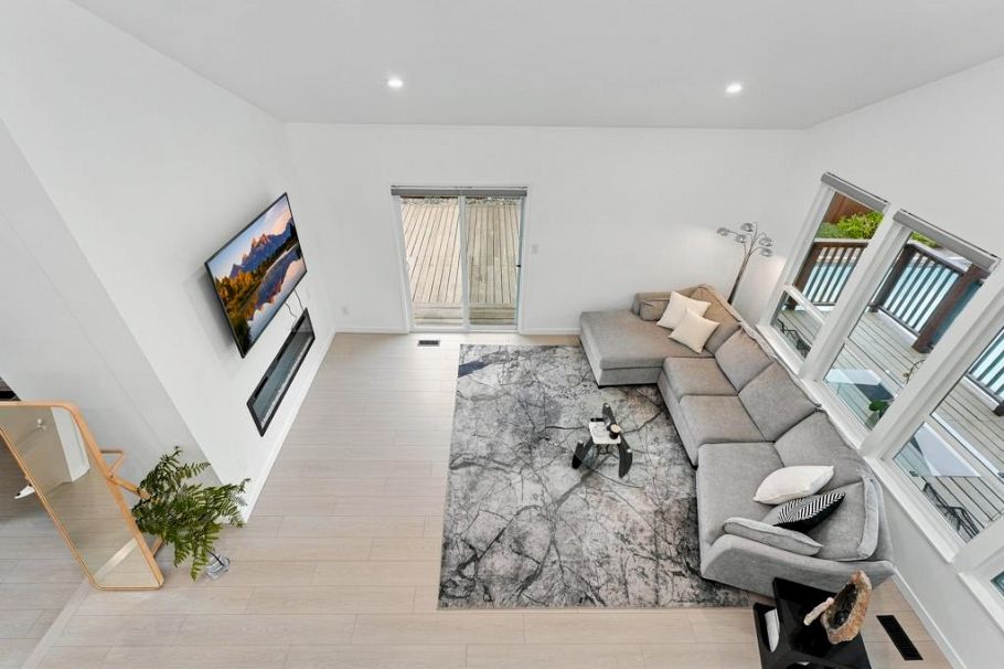 2045 Kirkstone Road North Vancouver, BC - 14