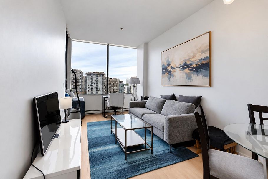 807 1010 Howe Street Vancouver, BC - 4