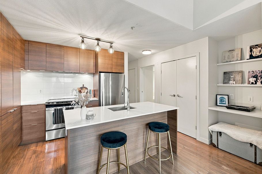 504 1677 Lloyd Avenue North Vancouver, BC - 12