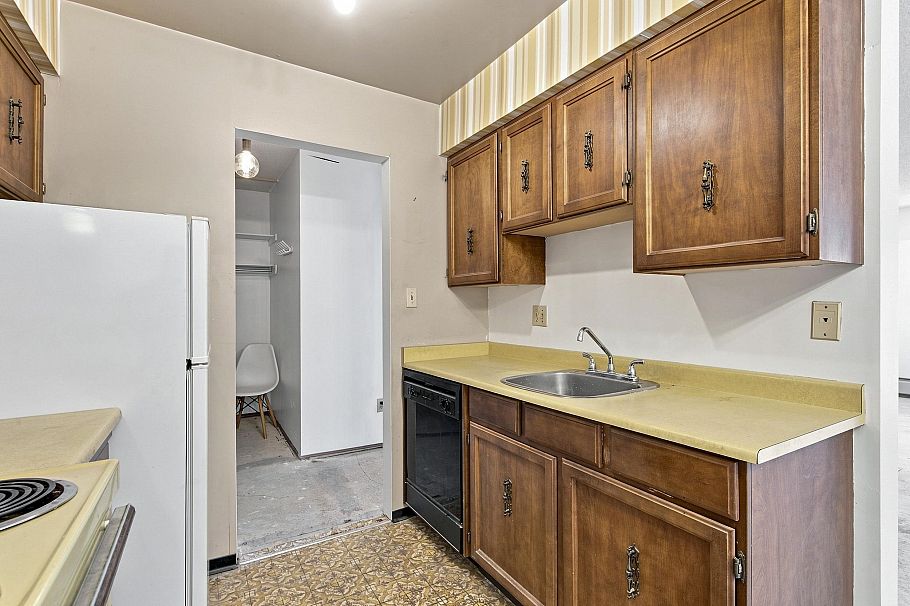 205 1825 W 8th Avenue Vancouver, BC - 7