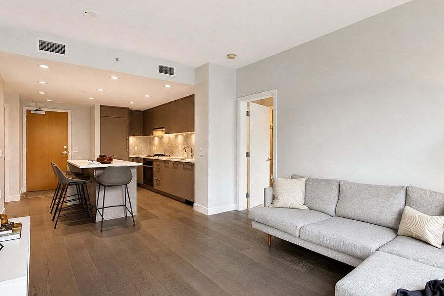 303 5410 Shortcut Road Vancouver, BC - 8
